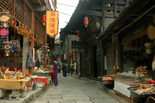 E線(xiàn)：張家界、猛洞河、芙蓉鎮(zhèn)、黃龍洞經(jīng)典四日游（純玩）